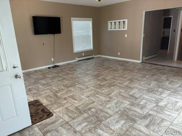 428 N 1st ST, Witt, IL 62094