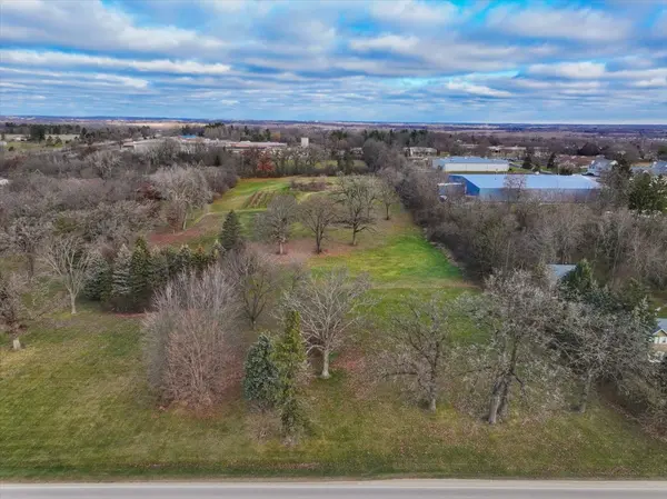 13902 Kishwaukee Valley RD, Woodstock, IL 60098