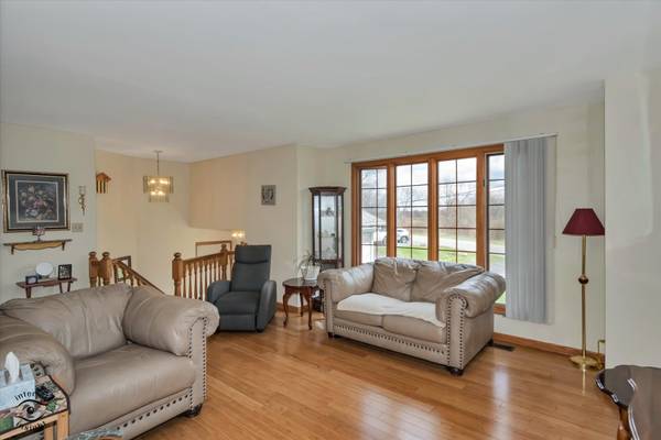 24412 S Kings RD, Crete, IL 60417