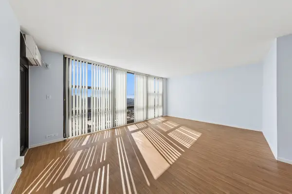 2605 S Indiana AVE #2201, Chicago, IL 60616