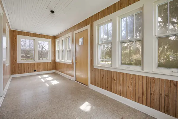 130 W Washington ST, Villa Park, IL 60181