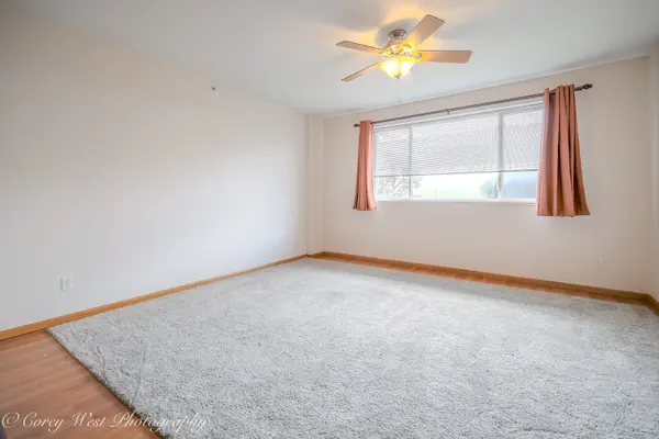 575 N Strack ST #103, Cortland, IL 60112