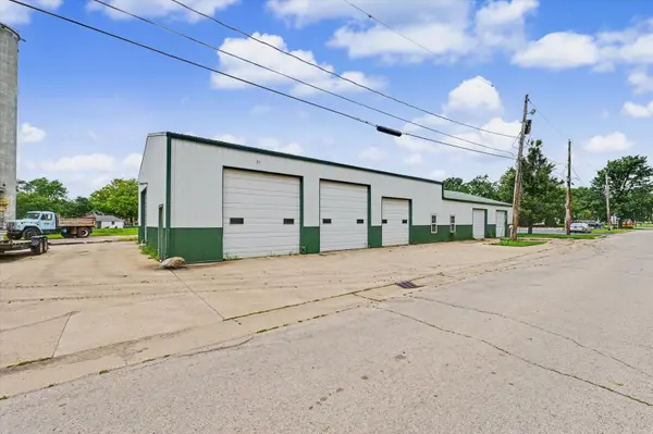 809 N Main ST, Farmer City, IL 61842