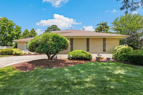 8840 Terry DR, Orland Park, IL 60462