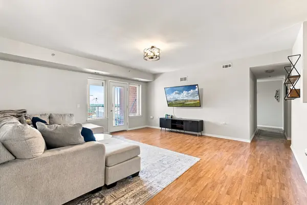 16001 S 88th AVE #403, Orland Park, IL 60462