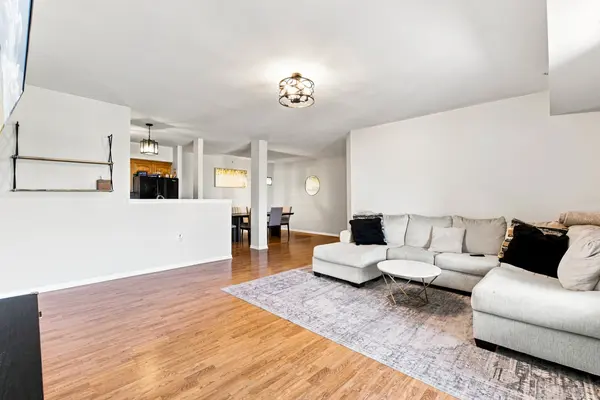 16001 S 88th AVE #403, Orland Park, IL 60462