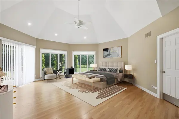 34 Robin Hood RNCH, Oak Brook, IL 60523