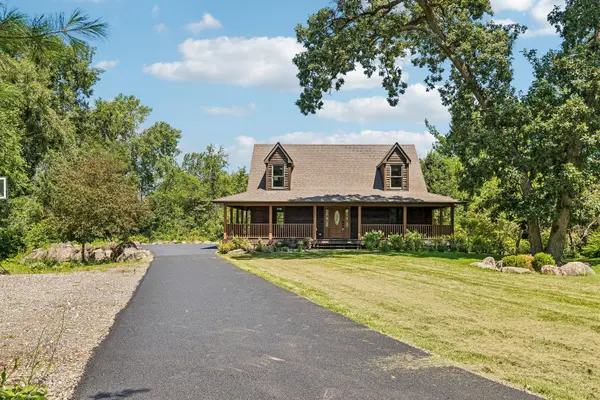 1921 Annettes CIR, Sugar Grove, IL 60554
