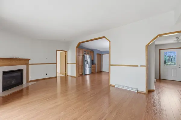430 Michelle LN, Walcott, IA 52773