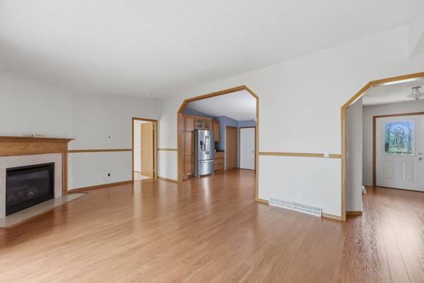 430 Michelle LN, Walcott, IA 52773