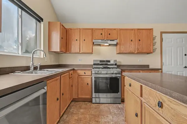 2220 White Eagle DR, Plainfield, IL 60586