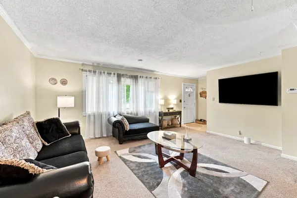 1106 Summit Hills DR, Bettendorf, IA 52722
