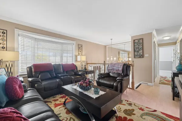 21 Pawnee DR, Thornton, IL 60476