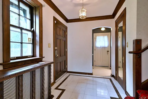 515 S Summit AVE, Villa Park, IL 60181