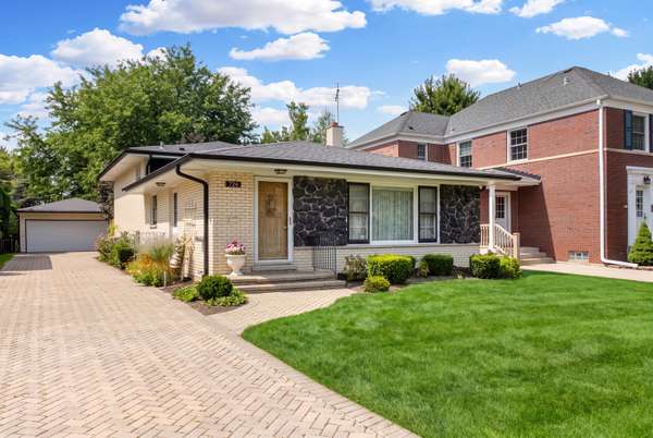 724 S Chester AVE, Park Ridge, IL 60068