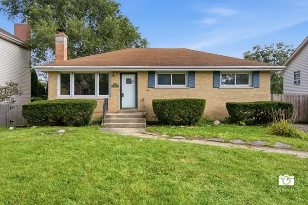 599 N Willow RD, Elmhurst, IL 60126