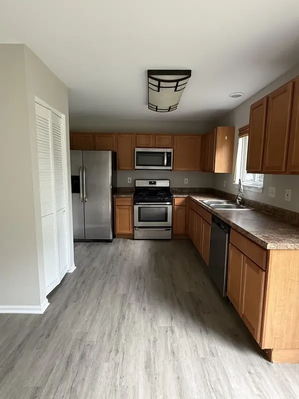 2032 Wedgewood CIR, Romeoville, IL 60446