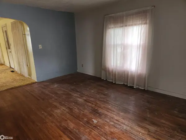 205 E State ST, Toledo, IA 52342