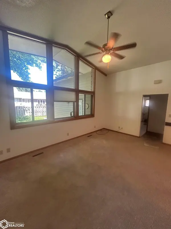 1005 N 1st AVE, Estherville, IA 51334