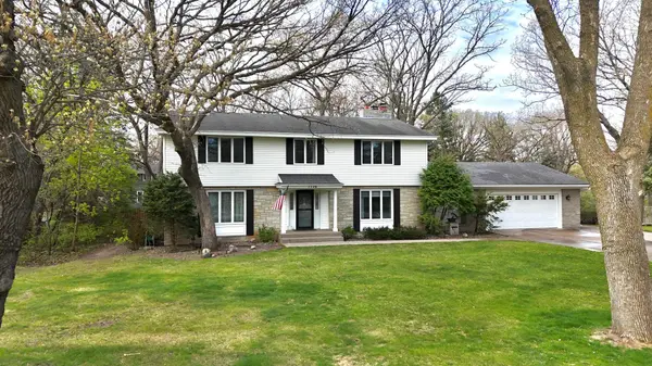 1736 Woodland RD, Saint Cloud, MN 56304