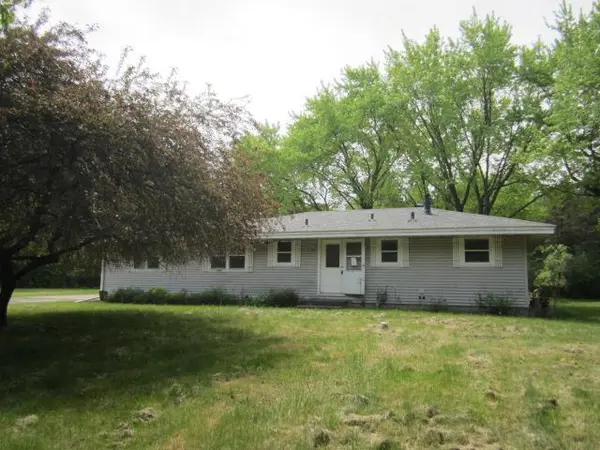 1064 273rd AVE NE, Isanti, MN 55040