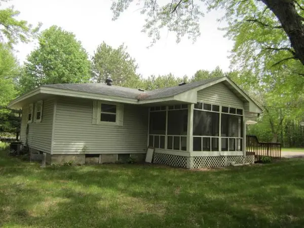 1064 273rd AVE NE, Isanti, MN 55040
