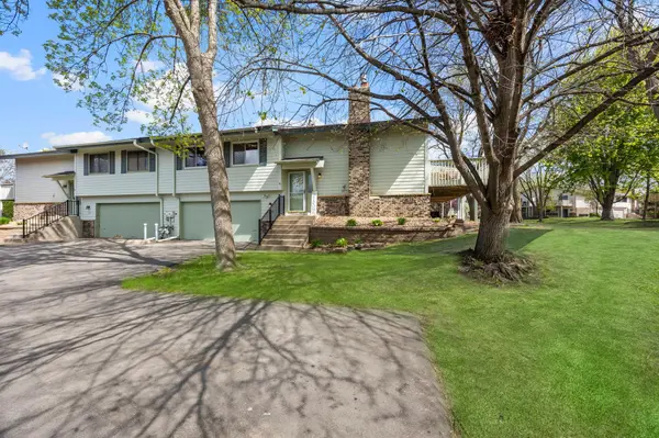 11143 Xavier RD, Bloomington, MN 55437