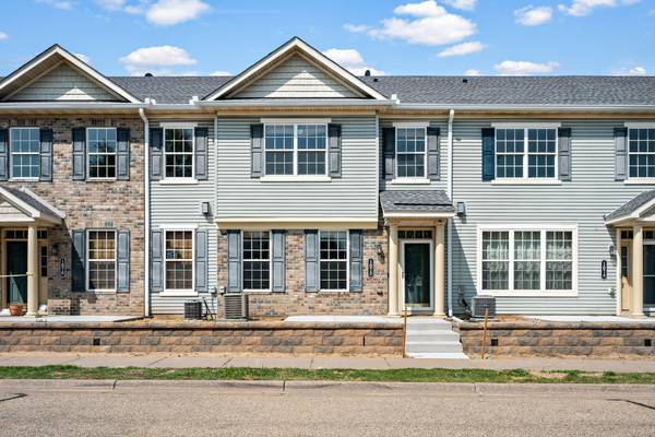 1072 Henslow AVE N, Oakdale, MN 55128