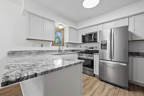 4321 Pleasant ST SE, Prior Lake, MN 55372