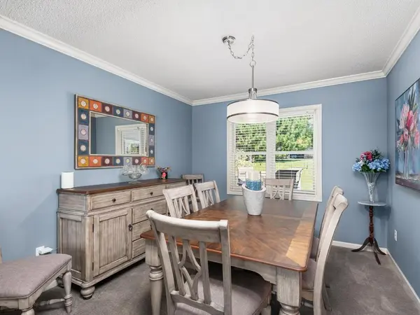 733 Ashley DR, Chaska, MN 55318