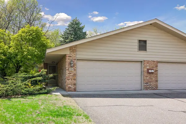 9701 Cimarron TRL,  Minnetonka,  MN 55305