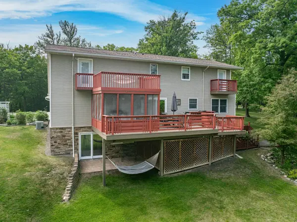 23259 Lampi RD, Cohasset, MN 55721