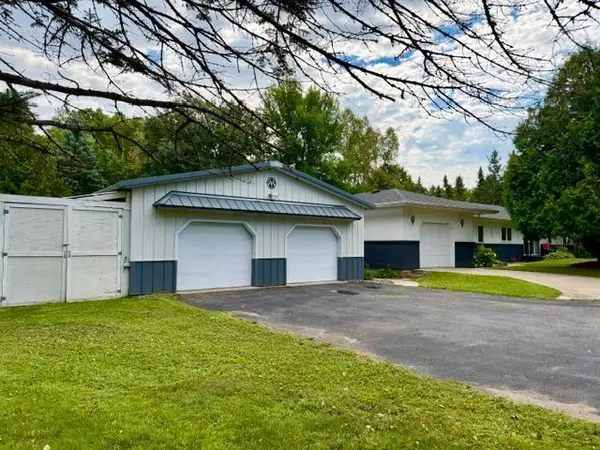 1329 Isleview RD, Grand Rapids, MN 55744