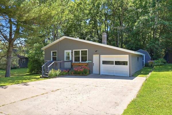718 Wisconsin AVE, Amery, WI 54001