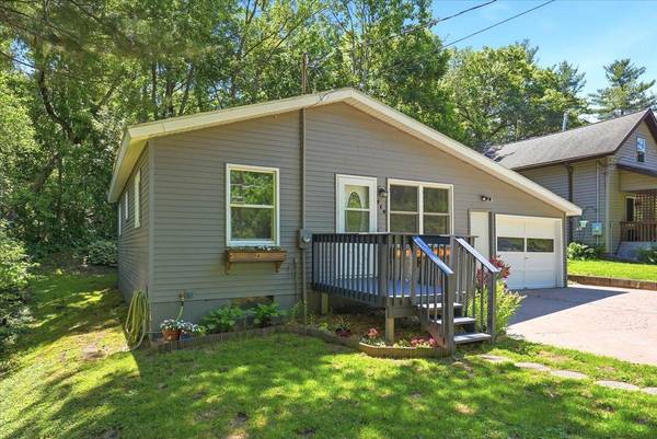 718 Wisconsin AVE, Amery, WI 54001