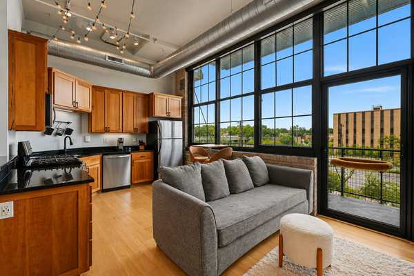 1901 E Hennepin AVE #306, Minneapolis, MN 55413