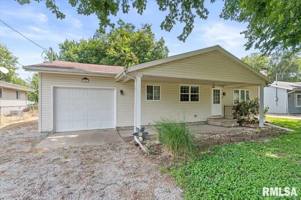 600 High School ST, Divernon, IL 62530