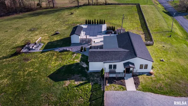 1210 Dutchman Lake RD,  Vienna,  IL 62995