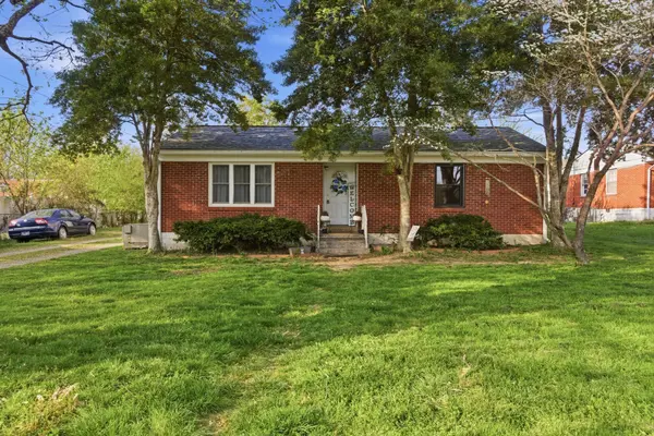 110 Old Pond Ln, Dickson, TN 37055