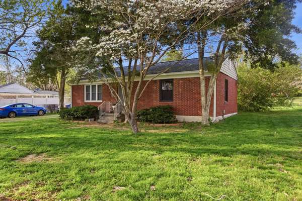 110 Old Pond Ln, Dickson, TN 37055