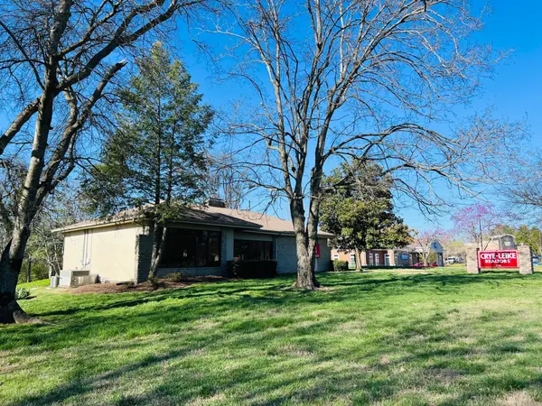 1208 Nashville Pike, Gallatin, TN 37066