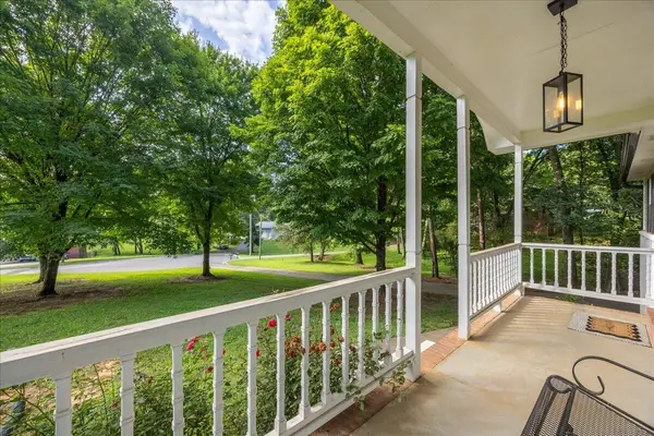 860 Anchor Drive, Lenoir City, TN 37771