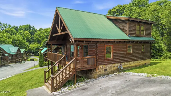 605 Cherry Blossom Way, Pigeon Forge, TN 37863