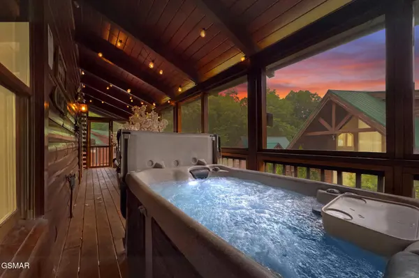 605 Cherry Blossom Way, Pigeon Forge, TN 37863