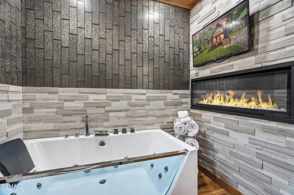 605 Cherry Blossom Way, Pigeon Forge, TN 37863