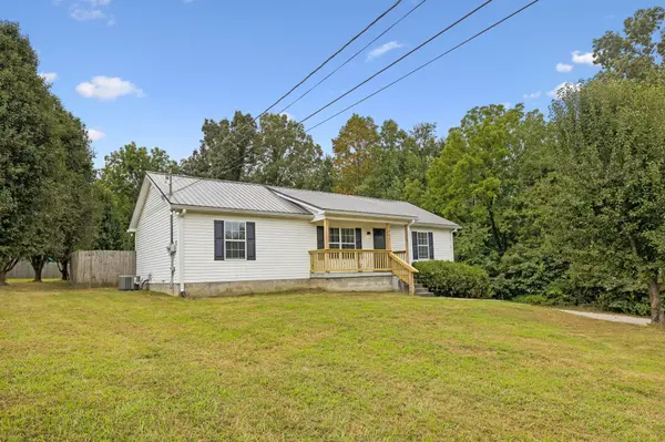 7907 Crossroads Dr, Lyles, TN 37098