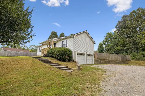 7907 Crossroads Dr, Lyles, TN 37098