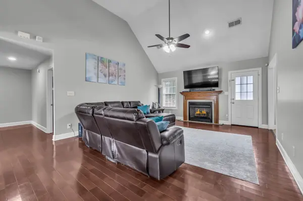 2235 Jasmine Dr, Clarksville, TN 37043