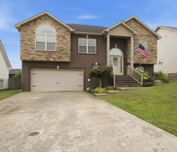 1060 Henry Place Blvd, Clarksville, TN 37042
