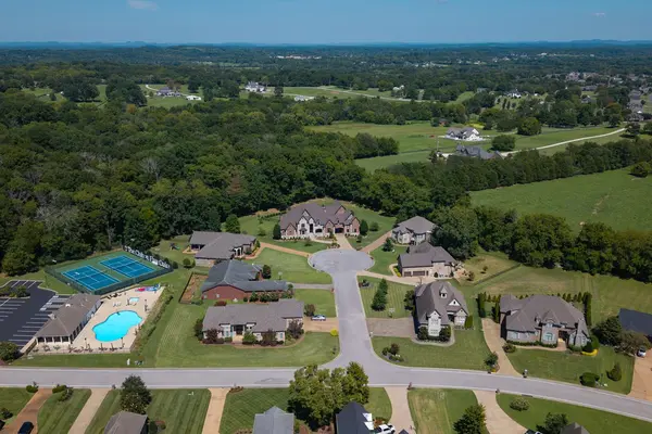 107 Glenhaven Ct, Lebanon, TN 37087